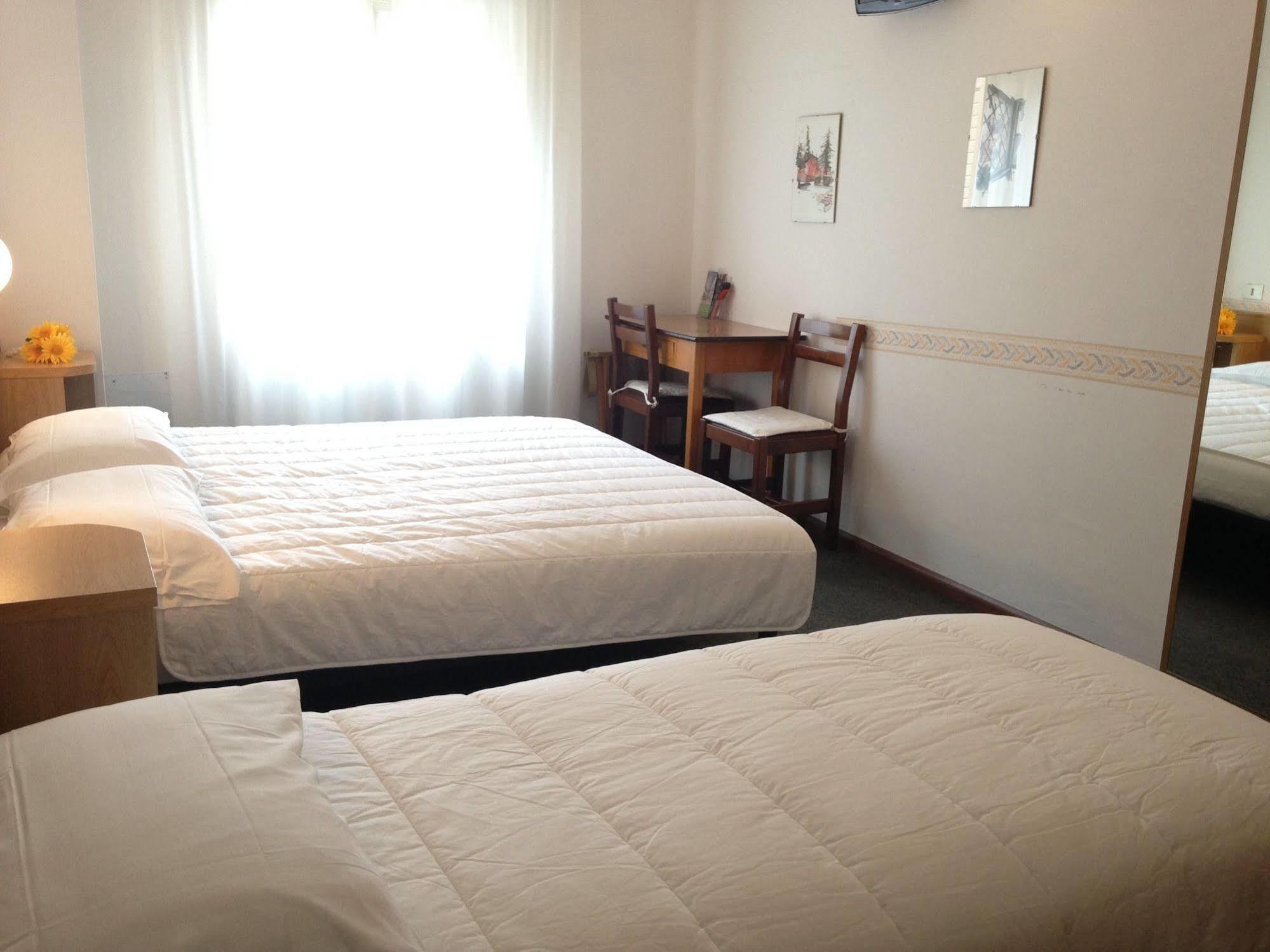 Albergo Miralaghi Padergnone Экстерьер фото