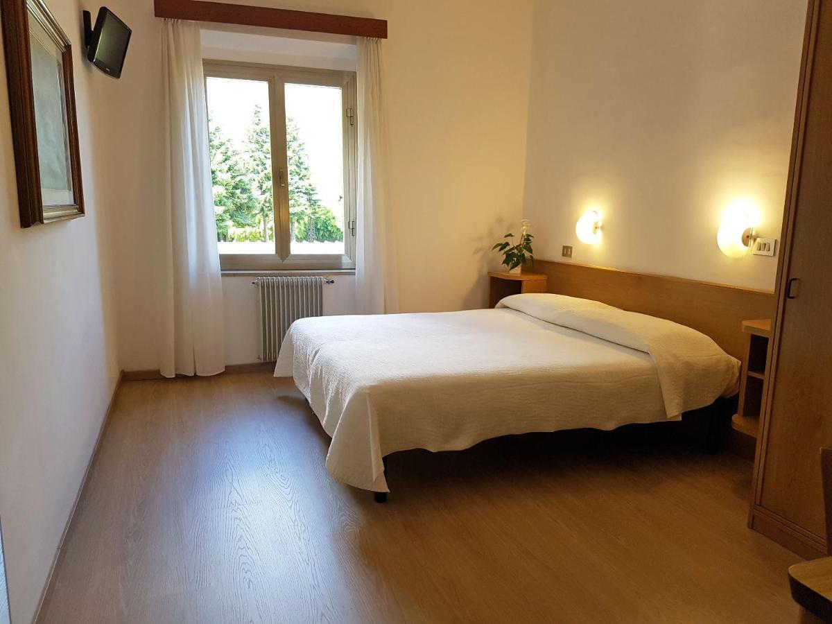 Albergo Miralaghi Padergnone Экстерьер фото